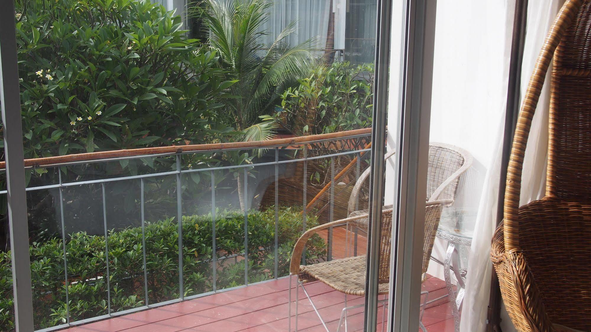 Lg Lemon Grass Hotel Na Chom Thian Exterior photo